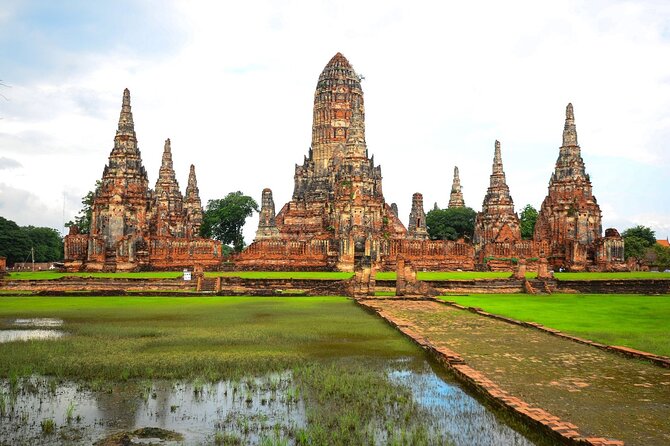 Explore the World Heritage Of Ayutthaya - Wat Chaiwatthanaram by the Chao Phraya River