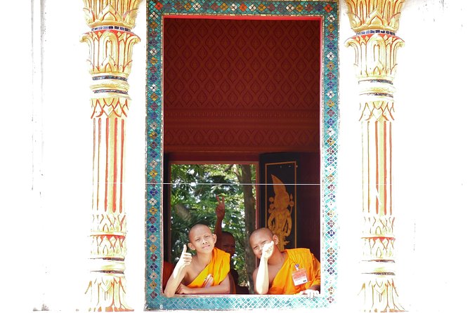 Family Bicycle Tour in the Green Oasis of Bangkok on Bamboo bikes - Stop 1: Wat Khlong Toei Nok for a Calm Start