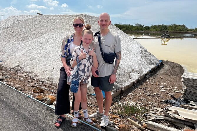 Floating and Railway Markets with Kwan Damnoen Restuarant - Key things that make this tour work