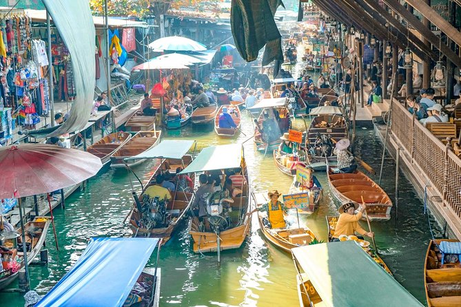 Floating Market & Railway Market Bangkok - Damnoen Saduak Floating Market: how the boats change what you see