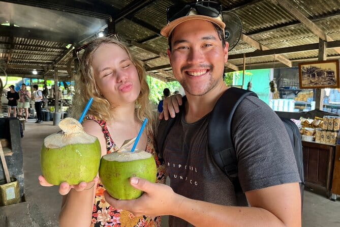 Floating Market & Railway Market Private Tour - Key things you’ll notice on this tour