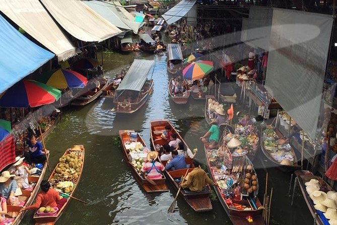 Floating Markets and Bridge on River Kwai Tour from Bangkok - Damnoen Saduak floating market by longtail speedboat: the main event