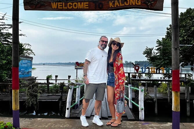 Floating & Railway Markets Tour - Damnoen Saduak floating market: motorboat time plus free wandering