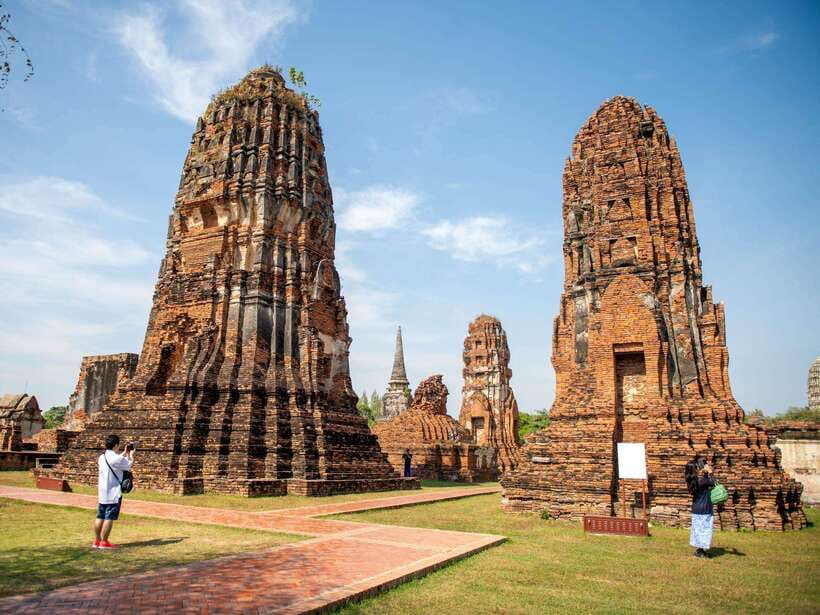 From Bangkok: Ayutthaya Historical Park Guided Day Trip - Bang Pa-In Royal Palace: a royal warm-up before Ayutthaya