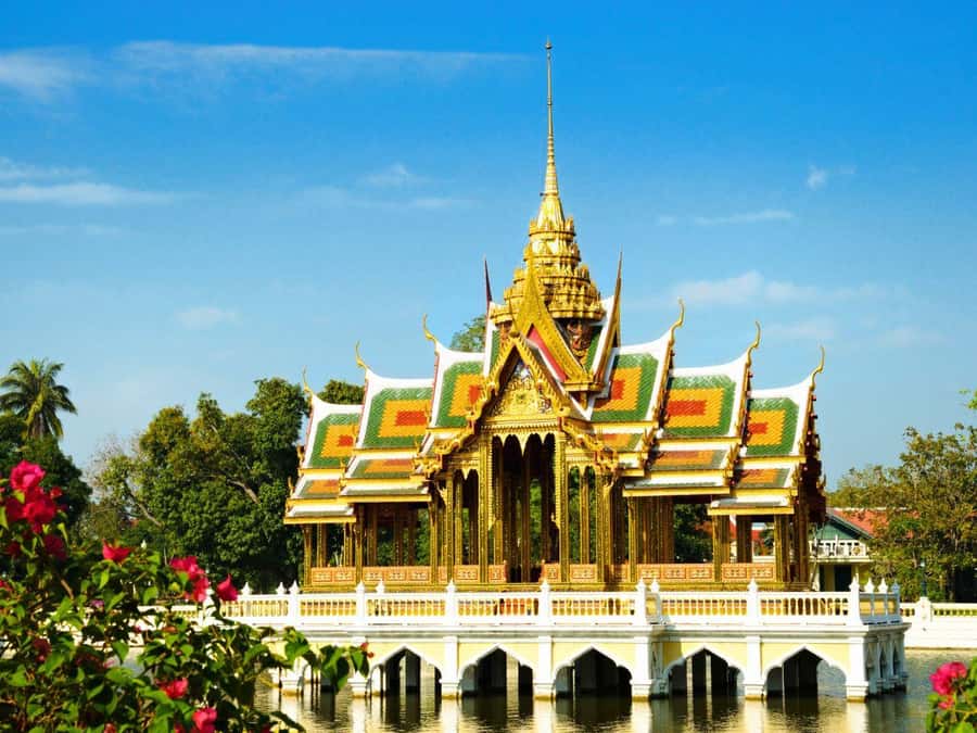 From Bangkok: Ayutthaya Temples and Boat Tour with Lunch - Lunch by the river: when the break actually helps
