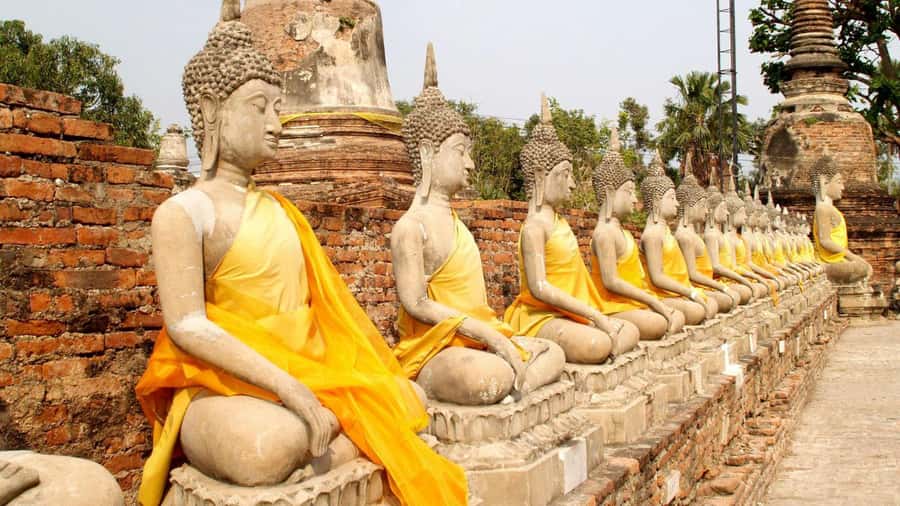 From Bangkok: Ayutthaya Temples Tour with Bang Pa-In Palace - Bangkok to Ayutthaya in Comfort: how the day starts right