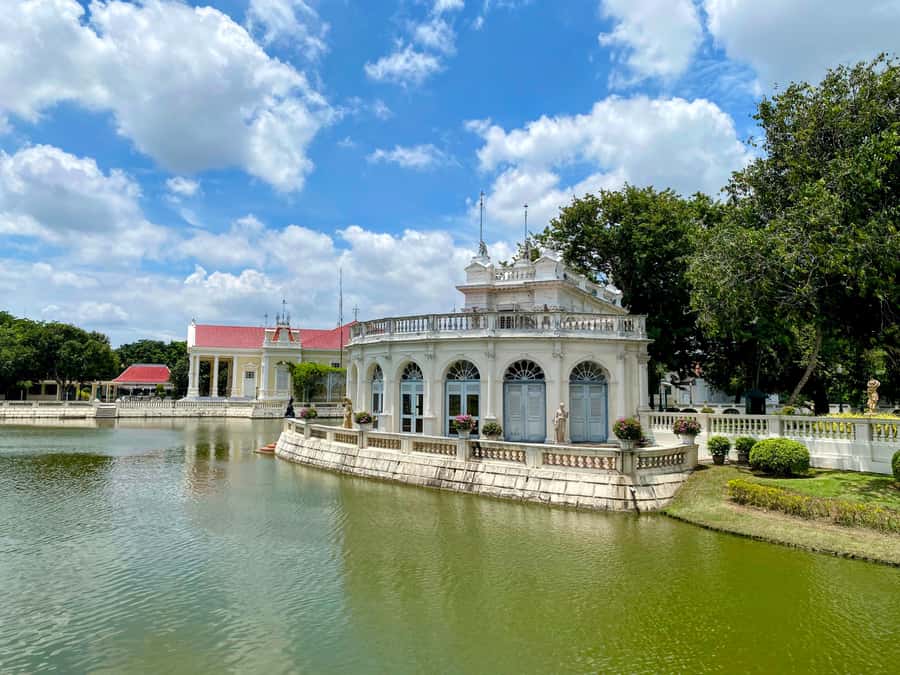 From Bangkok: Ayutthaya Temples Tour with Bang Pa-In Palace - Ayothaya Floating Market: snacks, browsing, and local rhythm
