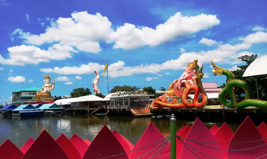 From Bangkok: Chachoengsao Tour and Bang Pakong River Cruise - Wat Saman Rattanaram: the reclining Ganesha and the 32 forms