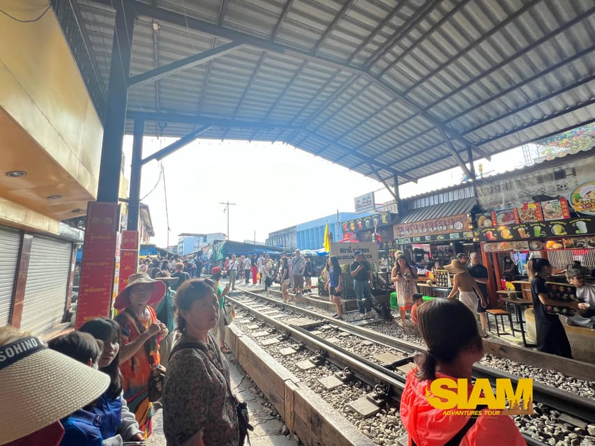 From Bangkok:Damnoen Floating Market and Railway Market Tour - What to bring (and what to skip) for a smoother market day