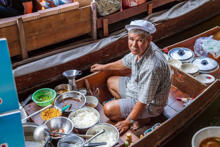 From Bangkok: Damnoen Saduak Floating Market Guided Tour - Guides, Group Size, and Why It Feels Less Chaotic