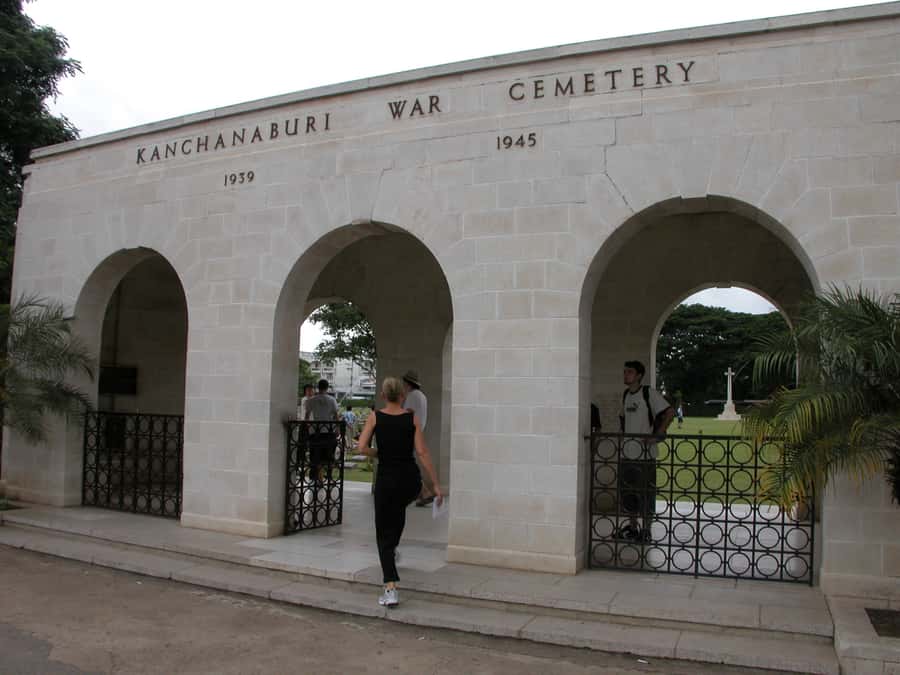 From Bangkok: Death Railway & River Kwai Bridge Private Tour - Lunch on the way back: what to expect from the included meal