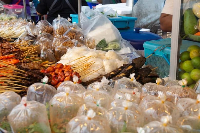 From Bangkok: Don Wai Market, Wat Samphran & Lotus Café Tour - Transportation Comfort, Timing, and Heat Reality