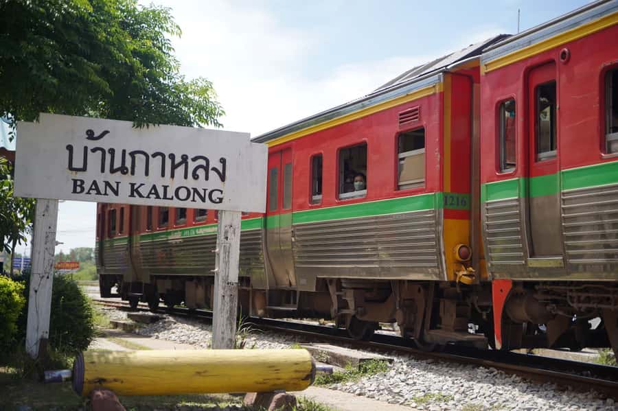From Bangkok: Floating Market and Ayutthaya Guided Day Tour - Damnoen Saduak by paddle boat: canal life without spending all day on boats