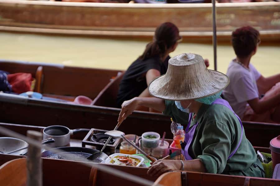From Bangkok: Floating Market and Ayutthaya Guided Day Tour - The brown coconut sugar stop: a small detour with real payoff