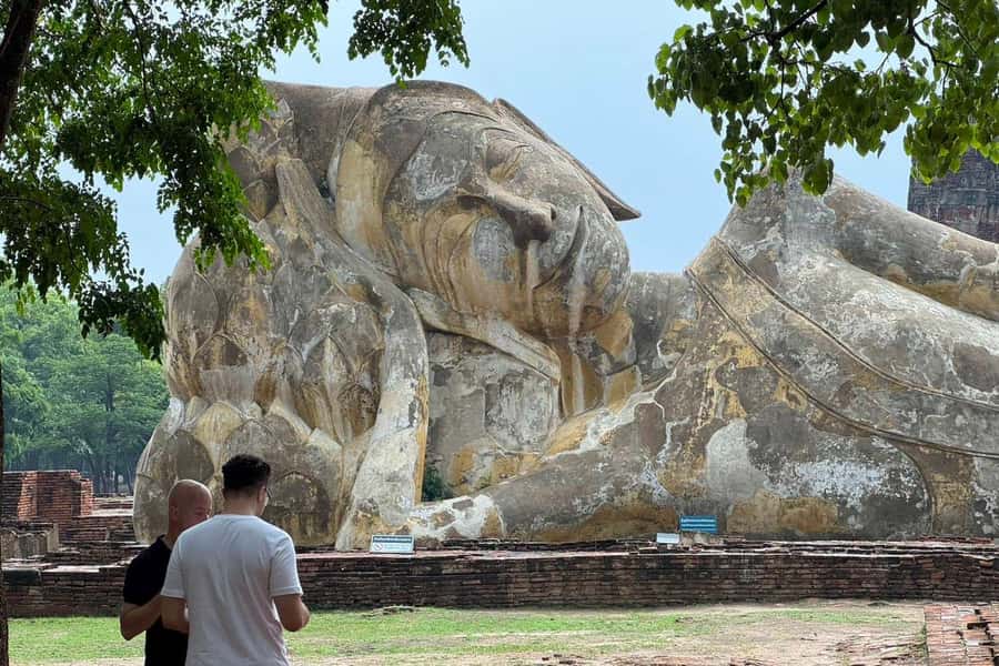 From Bangkok: Floating Market & Ayutthaya Private Day Trip - Private pickup and the pace of an 11-hour schedule