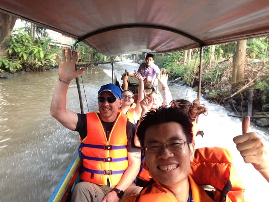 From Bangkok: Floating & Railway Markets Tour & Coconut Farm - Damnoen Saduak by longtail boat: the market from the water