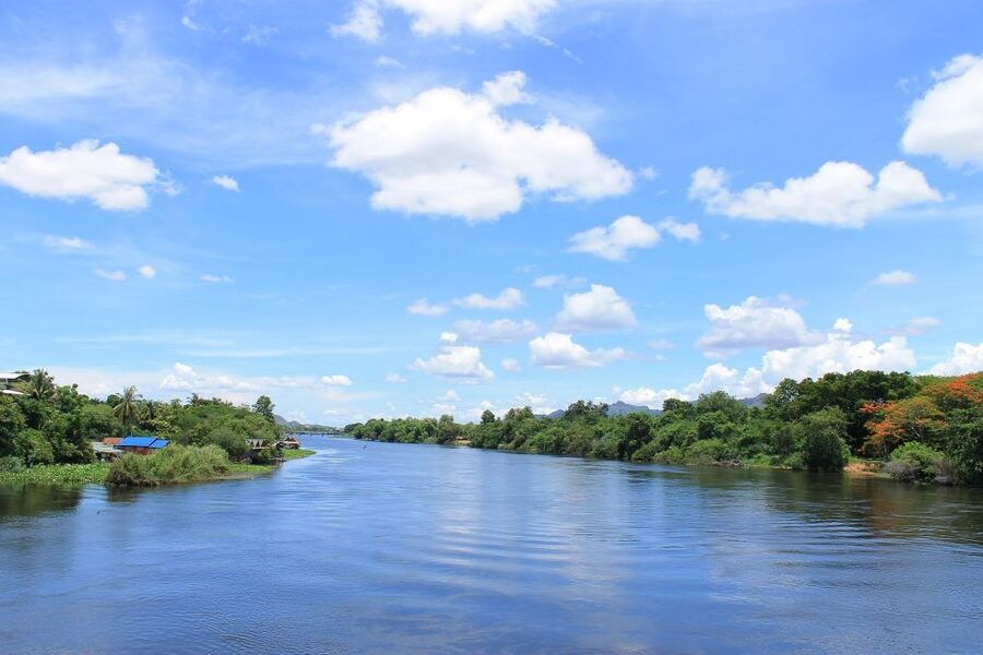 From Bangkok Historical Day Tour to River Kwai - Kanchanaburi War Cemetery: the respectful anchor of the whole day