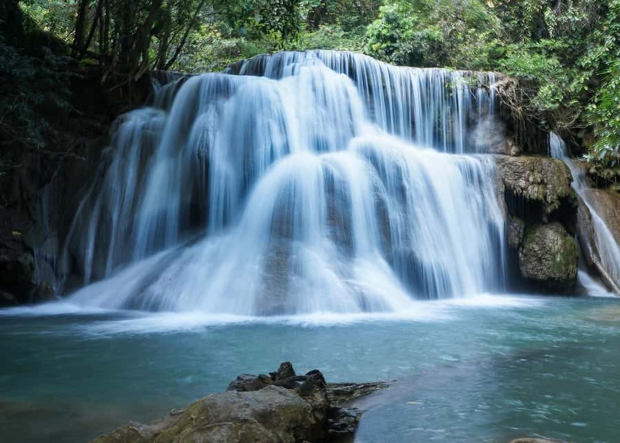 From Bangkok: Kanchanaburi, River Kwai and Erawan Waterfall - Lunch in the mountains: when food becomes the payoff