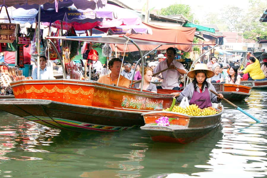 From Bangkok: Maeklong Railway and Floating Market Food Tour - Logistics that can make or break the day
