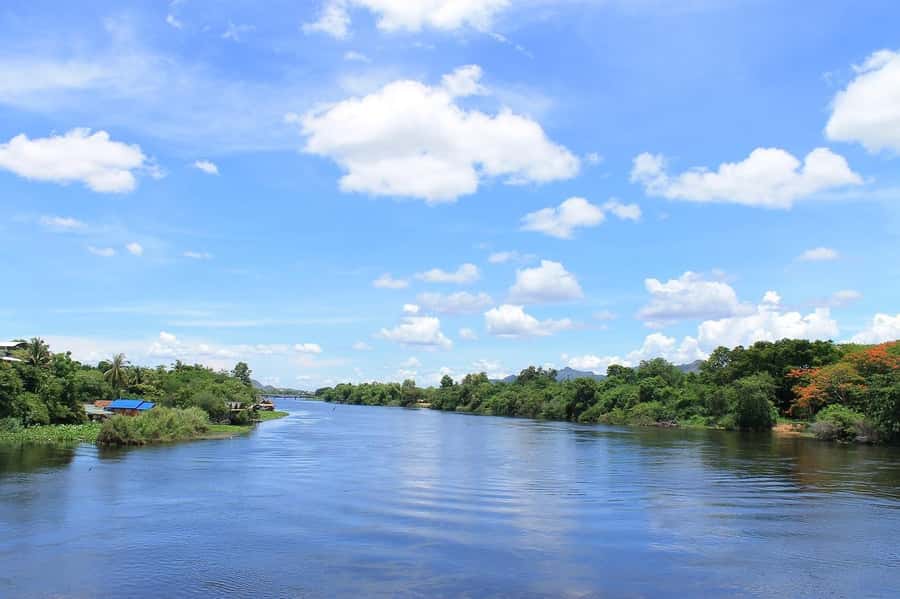 From Bangkok: Private Car Hire to Kanchanaburi Province - Choose your program: City Sights only, Erawan Waterfalls, or Hellfire Pass