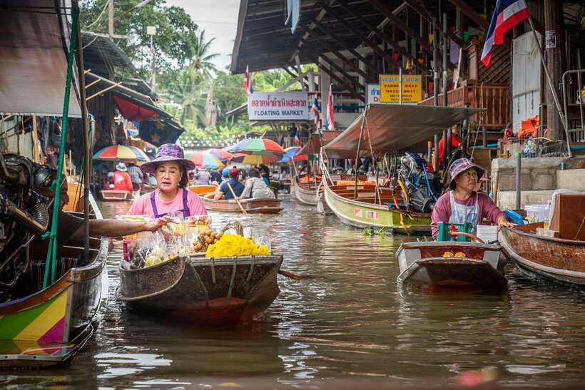 From Bangkok: Railway & Damnoen Saduak Floating Market Tour - Damnoen Saduak Floating Market: food, flowers, and how to shop smart