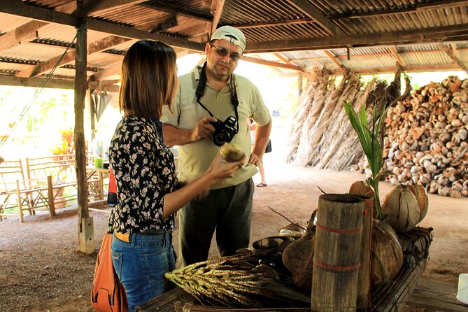 From Bangkok : Thaka Floating Market - The Guide Quality Makes a Big Difference (Ho, Nathy, and Tom)