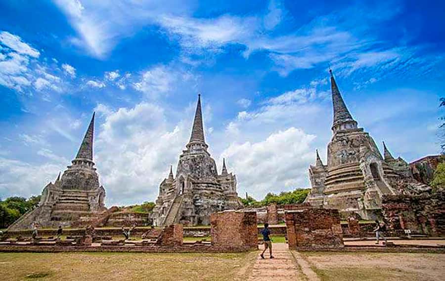 From Bangkok: Tour Ayutthaya + Lunch + Spanish guide - Getting From Bangkok: Air-Conditioned Ride and Smart Timing