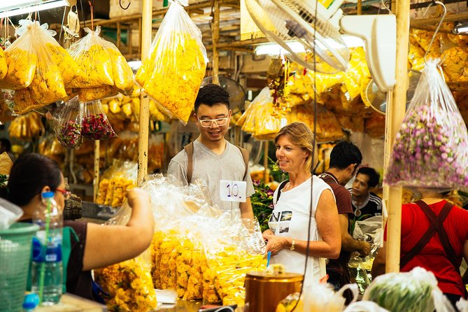 Full Day Bangkok PRIVATE City Tour With Locals - Wat Trimit & Wat Pho tickets - Wat Pho: Reclining Buddha Plus Thai Massage Birthplace