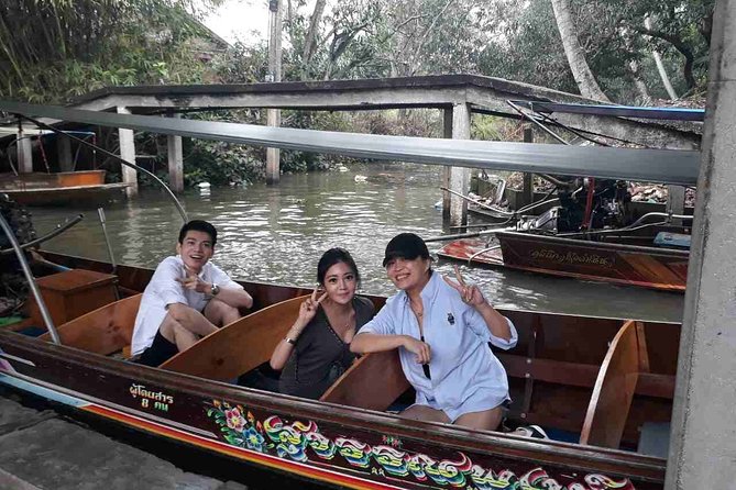 Full-Day Floating Market and Maeklong Railway Market Private Tour from Bangkok - Wat Bang Kung: the banyan-root temple story