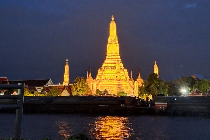 Fun Tuk Tuk Dinner and Massage in Old Town Bangkok - Grand Palace area and Sao Chingcha: history in short, memorable chunks