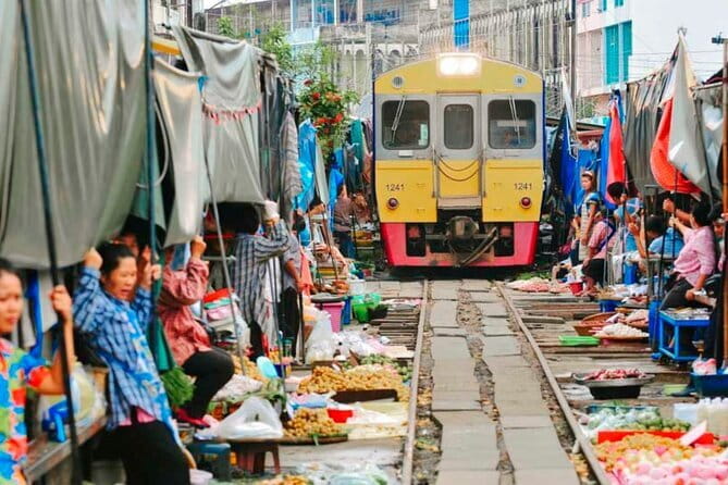 Glittering Ayutthaya Tour to Famous Sights, Market & Sunset Boat - Small group size (max 15) and a friendly English guide