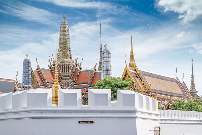Grand Palace & Temples of Bangkok - Lunch, snacks, and bottled water: the real comfort feature