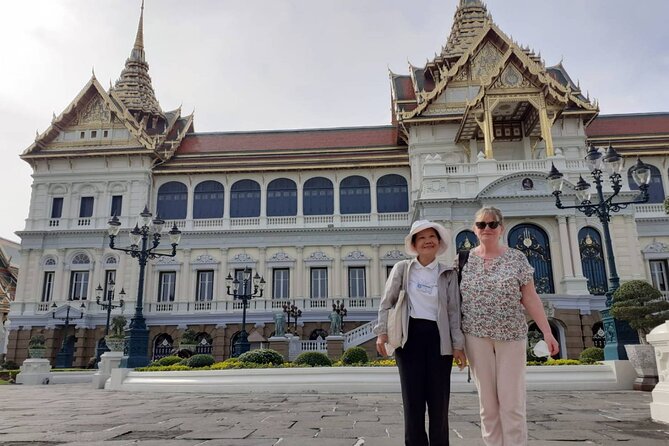 Grand Palace & Temples of Bangkok with experienced guide - Pacing, comfort, and group size in Bangkok heat