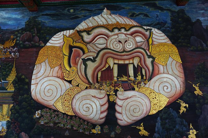 Grand Palace , Thai dance & Fun street walk in Bangkok - Khlong Ong Ang night bazaar: street art and evening atmosphere