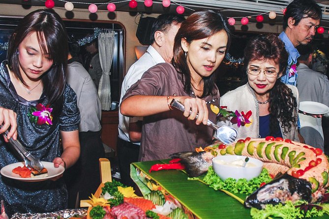 Grand Pearl Dinner Cruise: Dining & Live Performances - Who This Cruise Fits Best