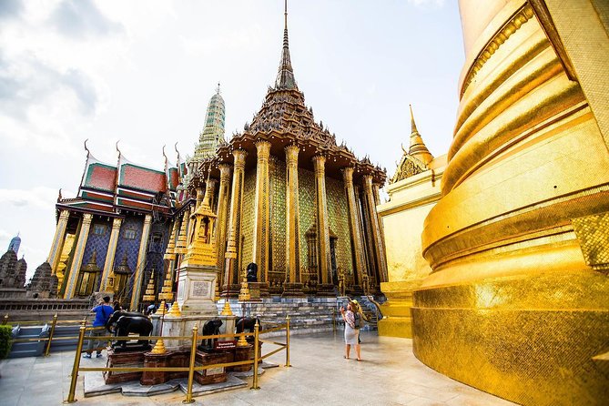 Grand Pearl Dinner Cruise Experience at Bangkok with Pickup - Key things to know before you go