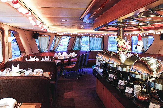 Grand Pearl: Luxury Dinner Cruise with Live Entertainment - Why a Chao Phraya dinner cruise works in Bangkok