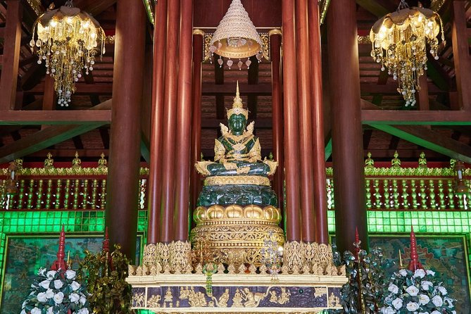 Guided Tour of Grand Palace & Emerald Buddha Temple in Bangkok - Grand Palace: 90 minutes of royal-scale visuals