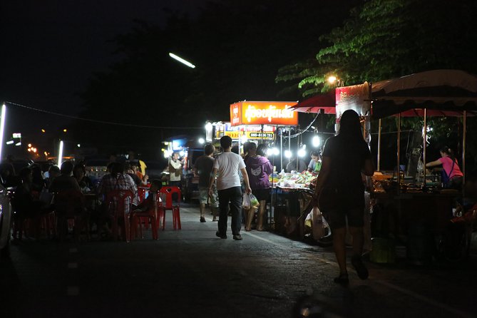 Half-Day Ayutthaya Sunset Bicycle Excursion - Wat Mahathat: the Great Relic temple and what to look for