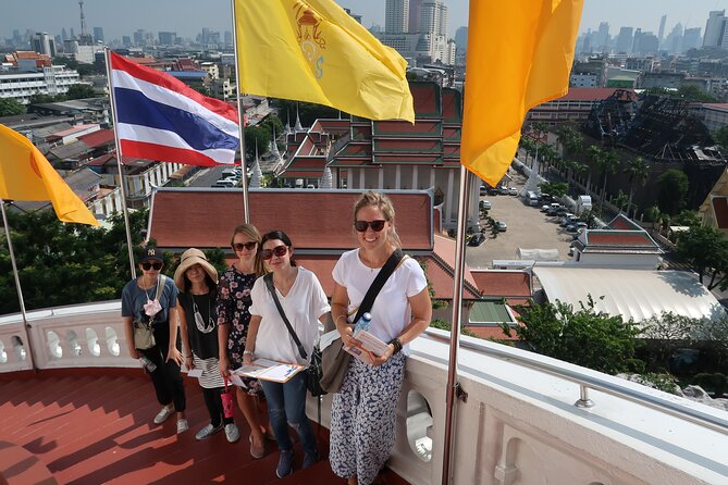 Half Day Bangkok Old Town City Quest - GOLDEN MOUTAIN'S ECLIPSE - Teams, languages, and the host role during your 3-hour case