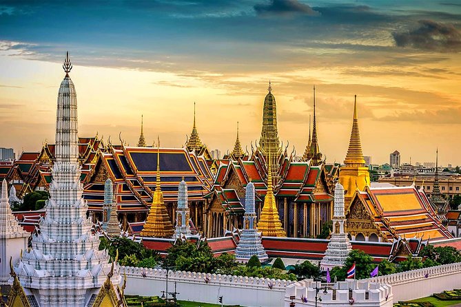 Half Day DIY Grand Palace and Emerald Buddha Temple - Stop 1: Wat Phra Kaew and the Emerald Buddha image