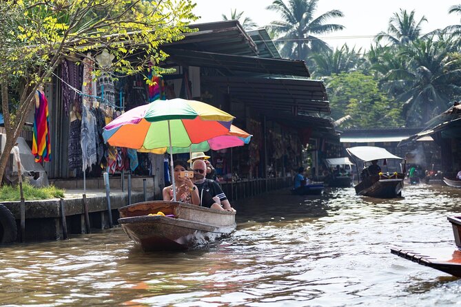 Half Day Railway Market and Damnoen saduak Floating Market tour - The guide factor: why commentary makes these markets better