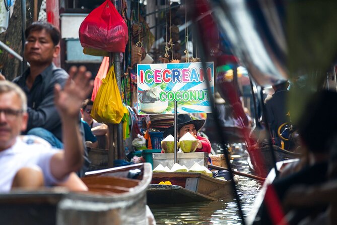 Half Day Railway Market and Damnoen saduak Floating Market tour - Damnoen Saduak floating market: what to do with your boat time