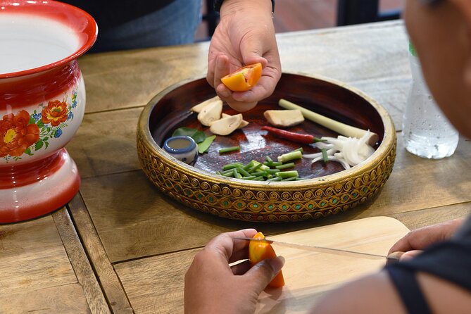 Hands-on Thai Cooking Class & Market Tour in Sukhumvit - Sukhumvit cooking class setup: hands-on from the first chop