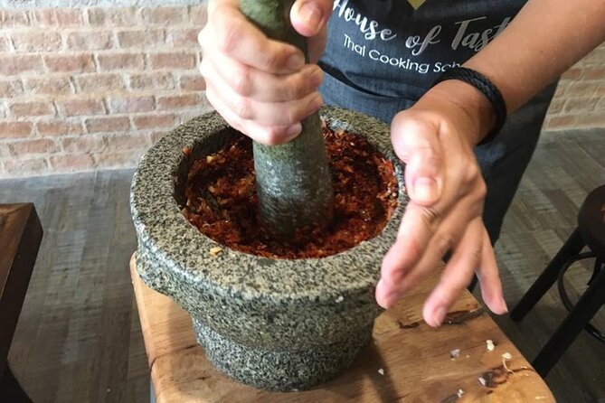 Hands-on Thai Cooking Class & Market Tour in Sukhumvit - Should you book this Bangkok Thai cooking class?
