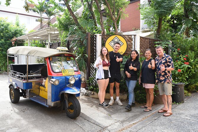 Hands-on Thai Cooking Class & Market Tour in Sukhumvit - What you cook each day: the four-dish Thai lineup
