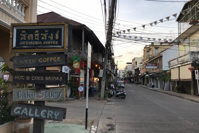 Historic Kanchanaburi: Train, Boat & Skywalk + Lunch From Bangkok - River Khwae Bridge: quick stop, big photos, real wartime weight