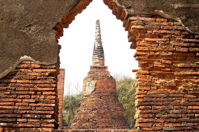 Historical City of Ayutthaya - Unesco Full Day Tour From Bangkok - Wat Chaiwatthanaram: 1630-era power and commemoration