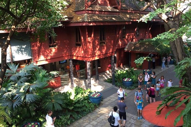 Jim Thomson's House & Suan Pakkard Palace Tour - The guide’s role: where the tour earns its money
