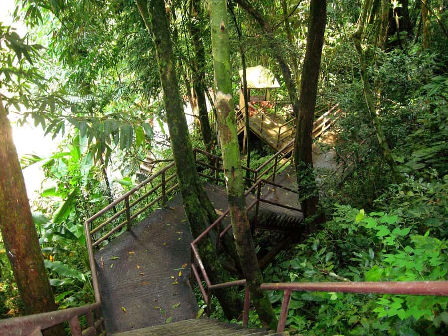 Khao Yai National Park: Waterfalls - Heaw narok & Heaw Suwat - Haew Suwat waterfall: the famous rocks, the shade, and the no-swim rule